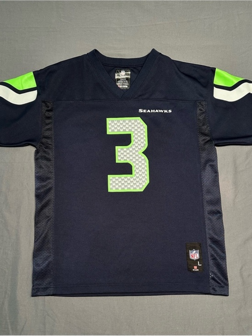 NFL Team Apparel Russell Wilson Seattle Seahawks Youth Large Jersey